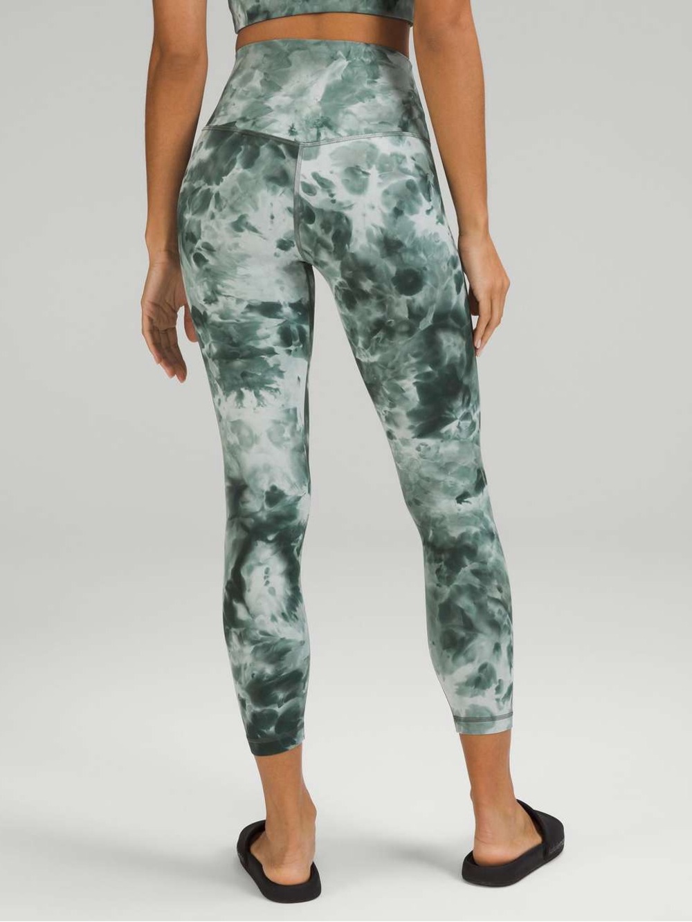 Lululemon Align High-Rise Pant 25"
Diamond Dye Starlight Smoked Spruce sz 4